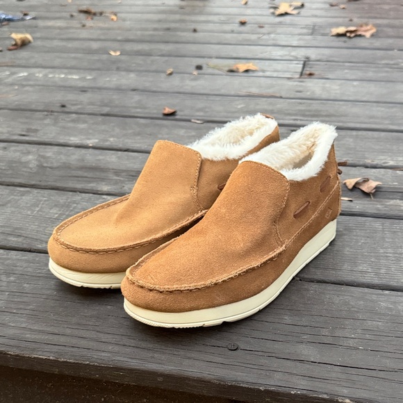 Sperry Tan Suede Slip-On Slipper with White Fur Lining size 9 M - Picture 1 of 6